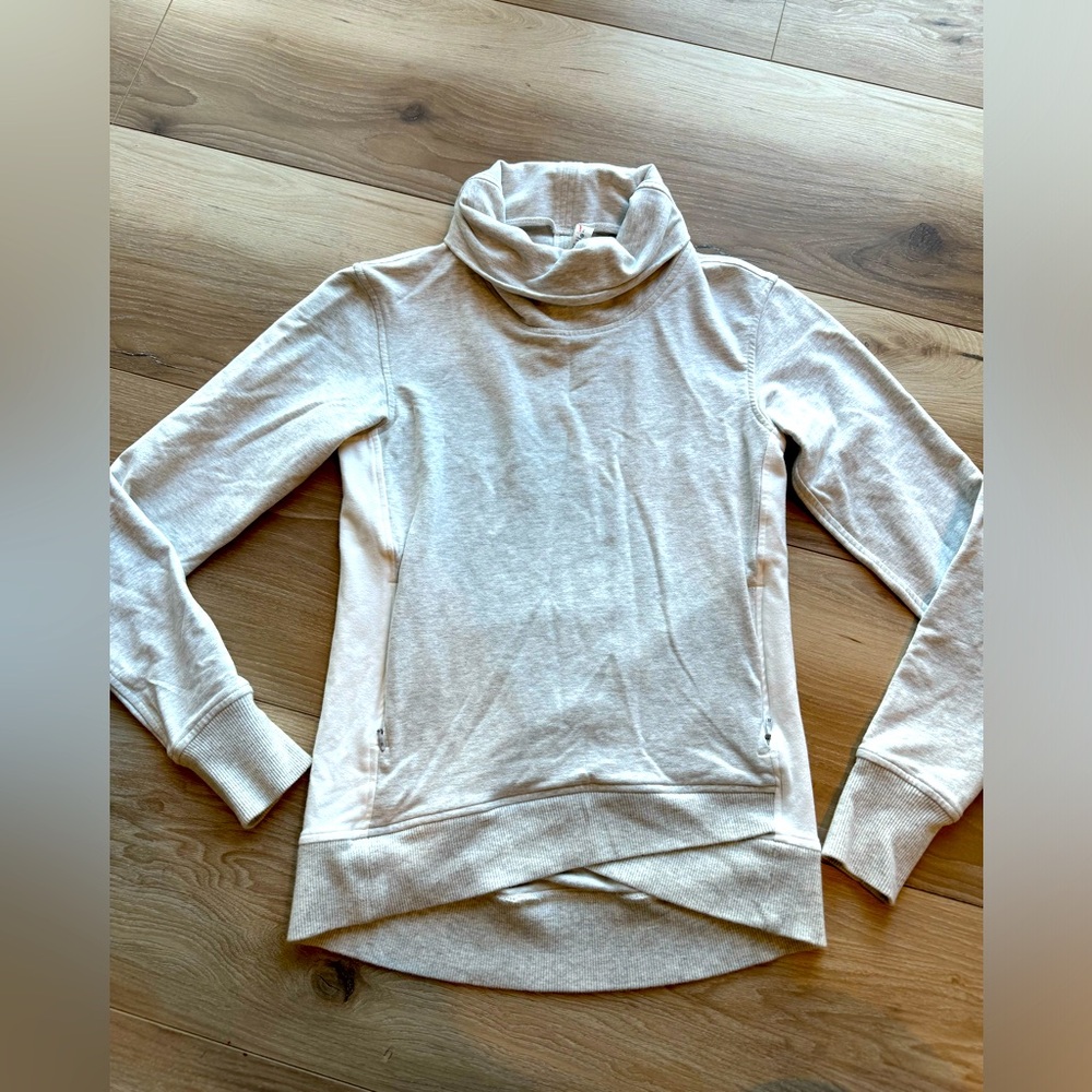 Lululemon athletics size 2 sweatshirt gray white cowl neck